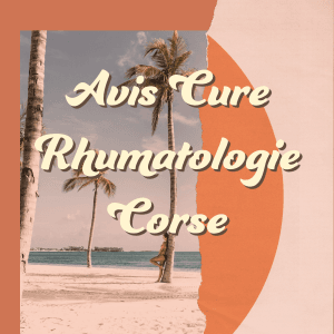 Photo de palmiers sur une plage dans un style collage vintage, pour un article "Avis Cure Rhumatologie Corse".